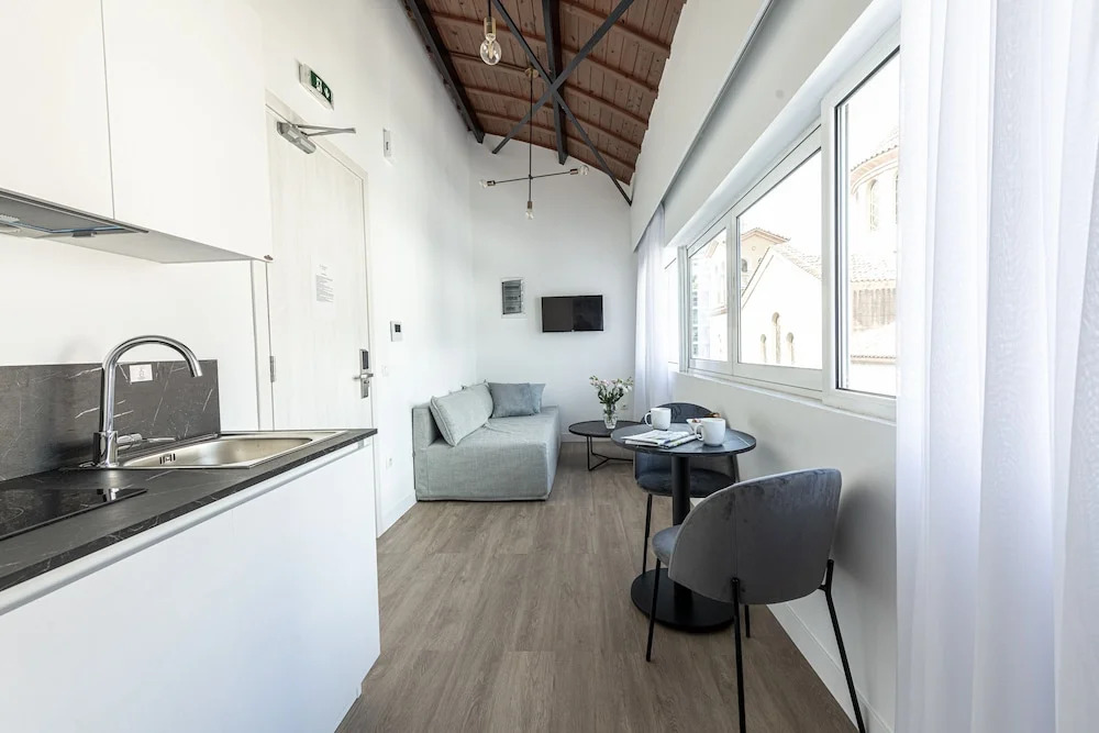Phaedrus Living Modern Kriel Suites 301