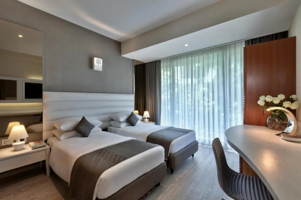 The Atara Near Golf Course Road