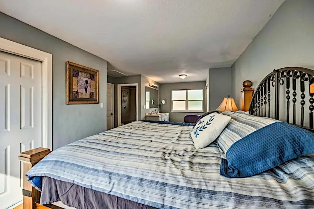 Three bedrooms with one king bed