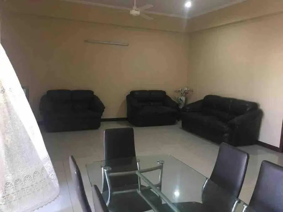 3 Bedroom Rental With Pool And Gym