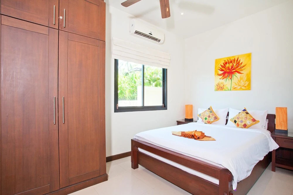 Villa Ploi Jantra 5 Bed Huge Holiday Home with Staff