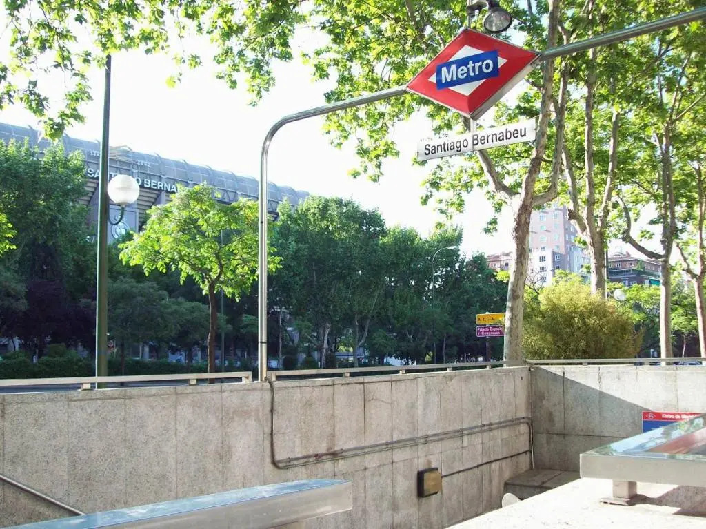 Beautiful Apartment next to Santiago Bernabeu by Batuecas