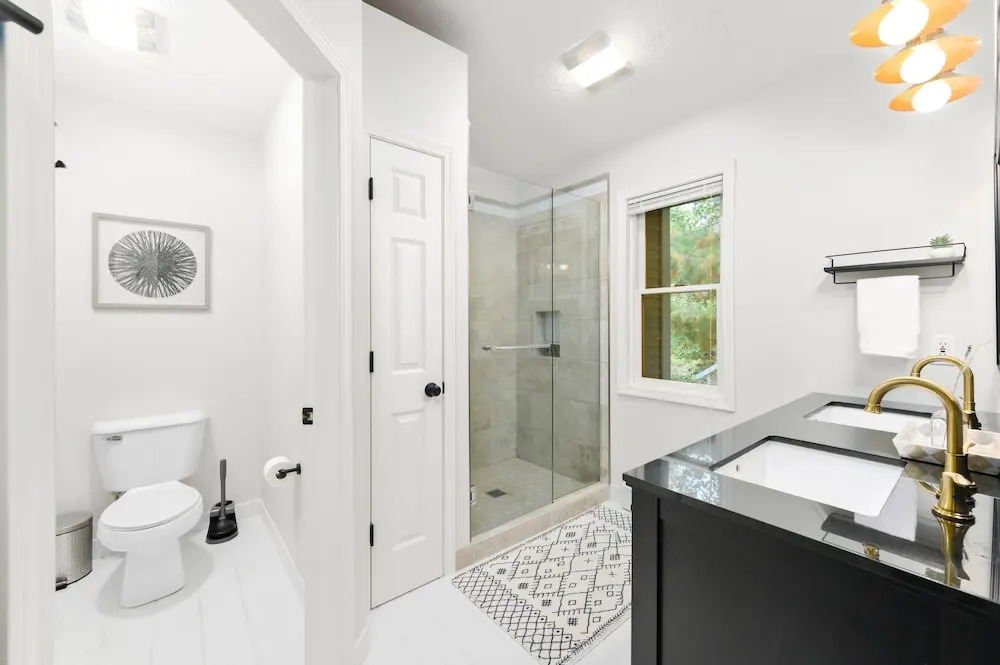Gorgeous 2BDR Home near Downtown