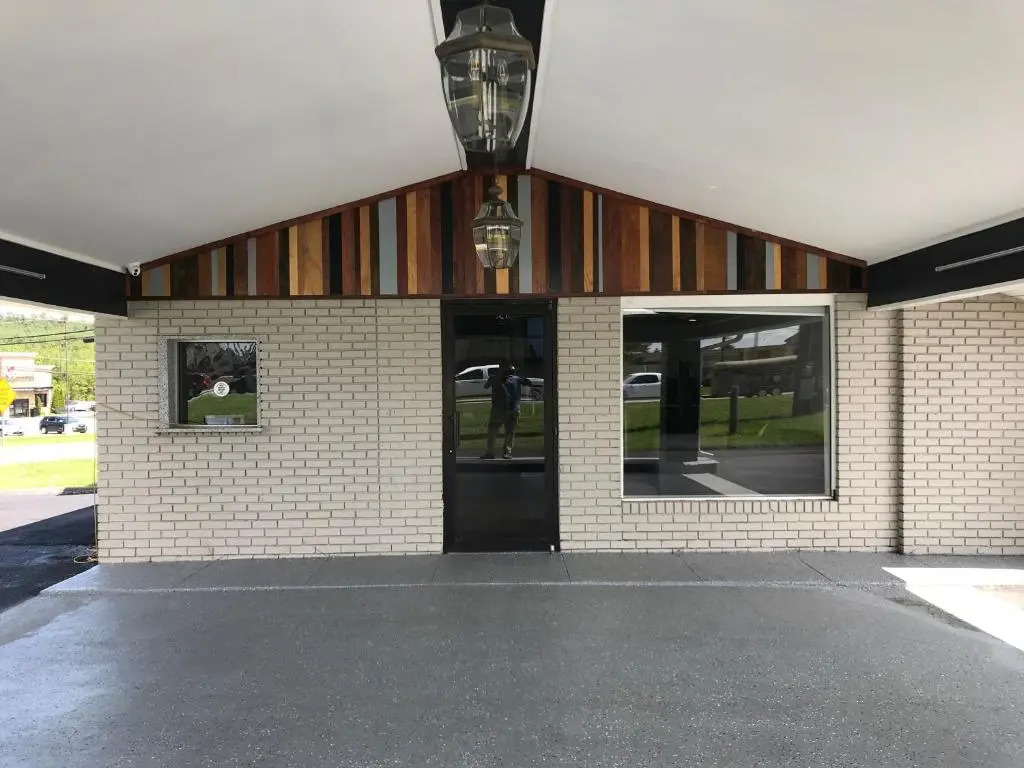 Rodeway Inn Calhoun South
