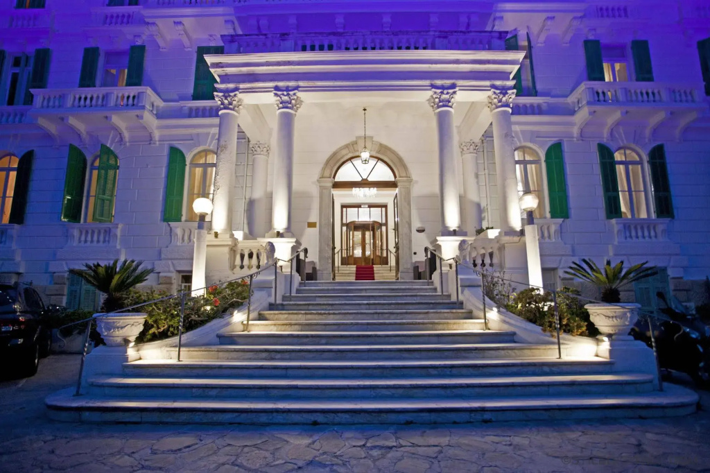 Отель Grand Hotel & Des Anglais