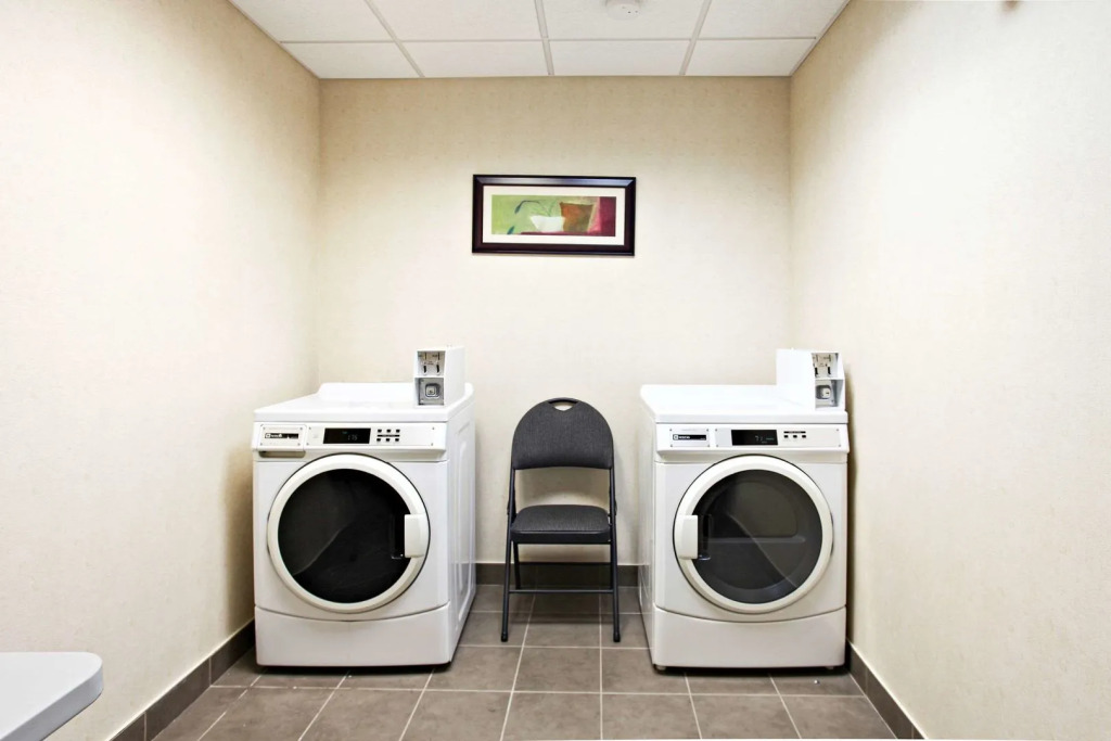 Holiday Inn Express and Suites Kincardine