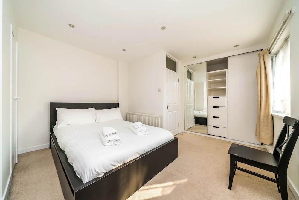 2 Bedroom Flat in Heart of Battersea near Station
