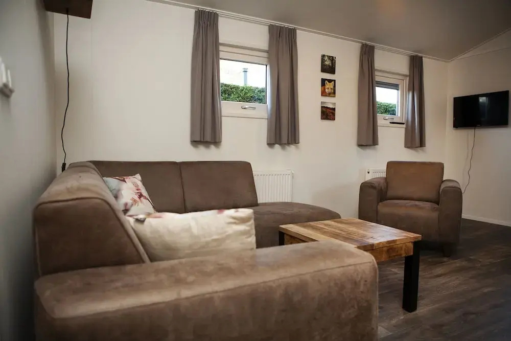Comfortably Furnished Chalet with Porch near Veluwe