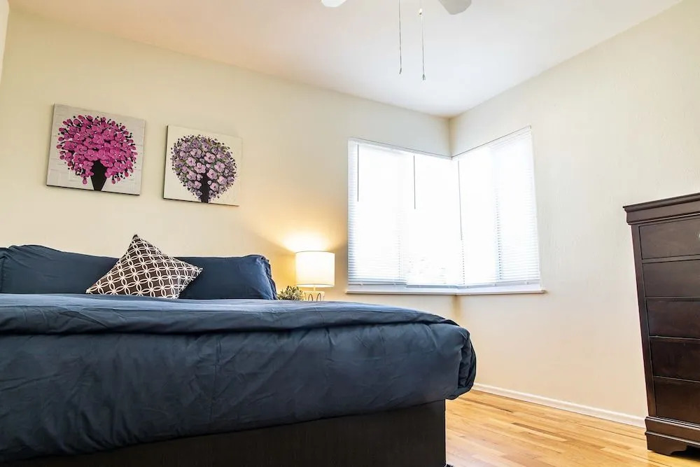 Sunny Palo Alto Two Bed