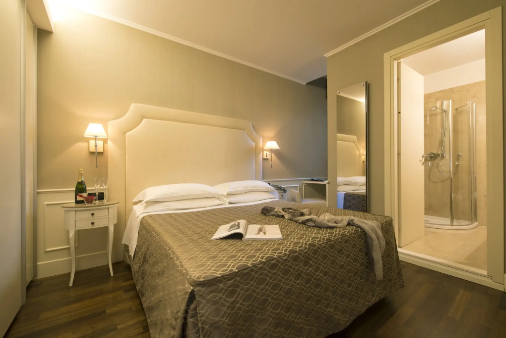 Отель Fenice Milano