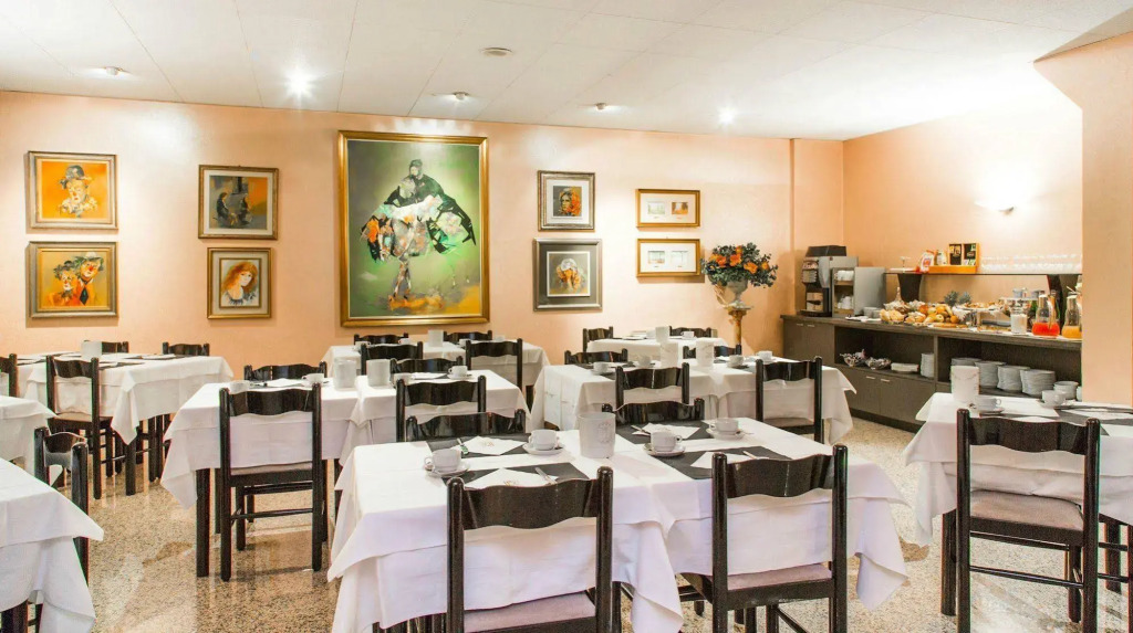 Hotel Diana