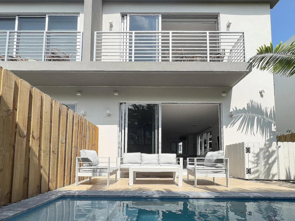 The Modernista 1 - Luxury Villa With Private Pool