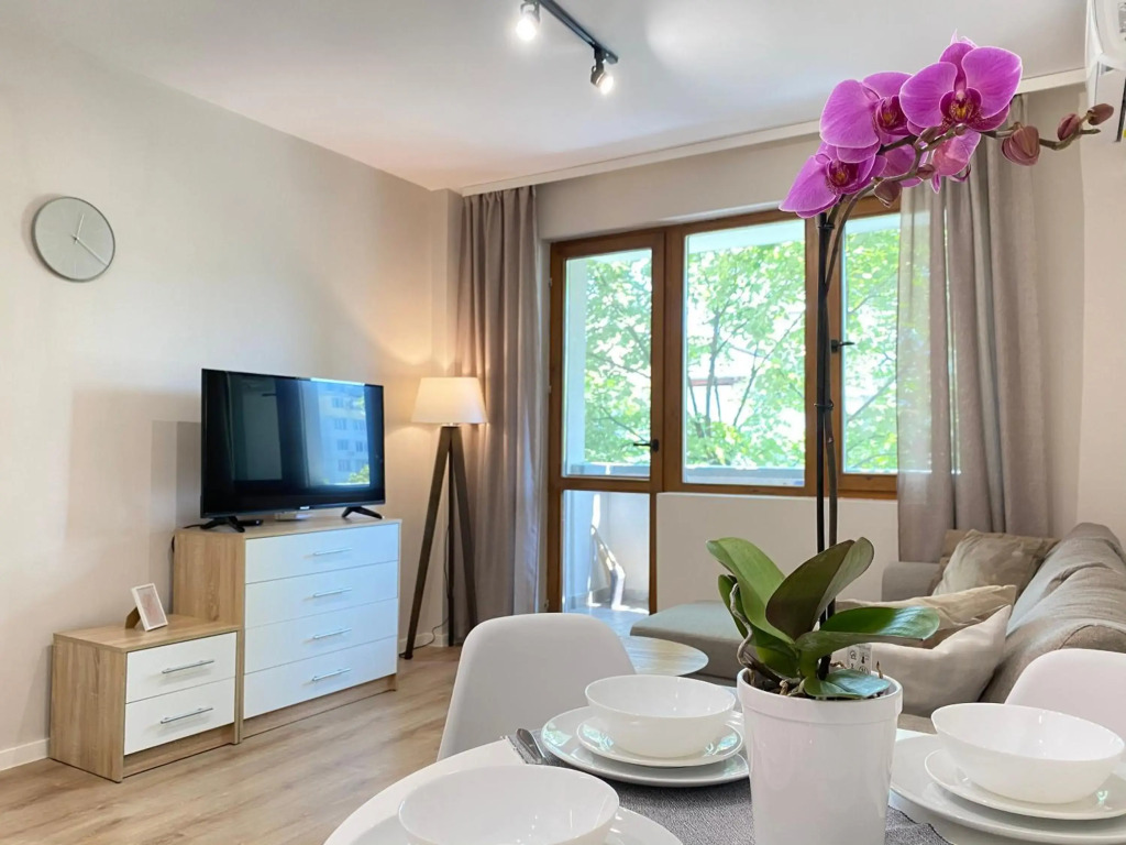 City Centre Bright & Cozy Apartment for 4 persons