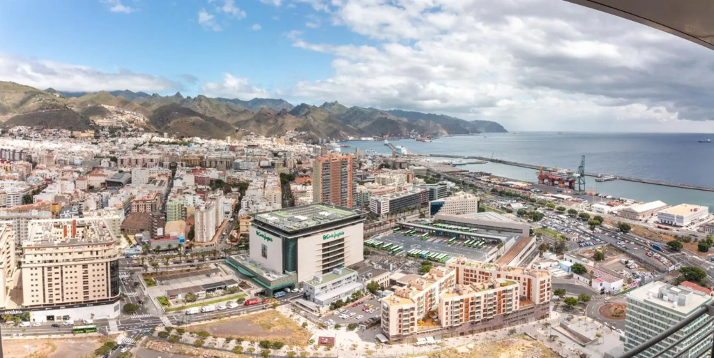 NEW Modern Penthouse Apartment with panoramic views of Santa Cruz