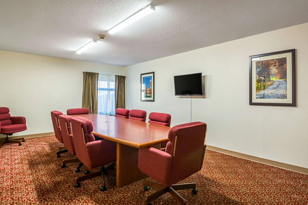 Quality Inn & Suites Greensburg I-74