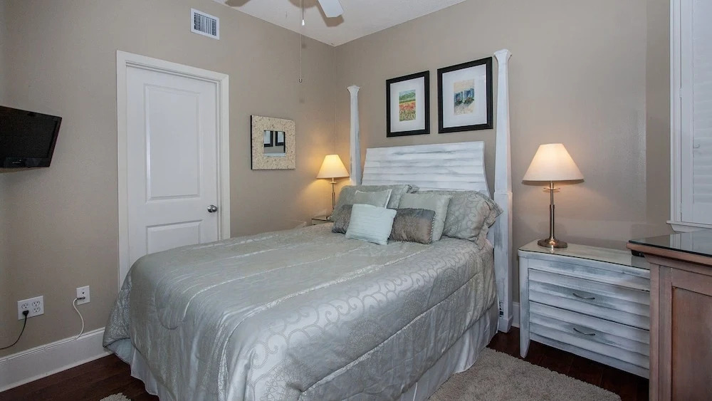 Crb1215 4 Bedroom Condo