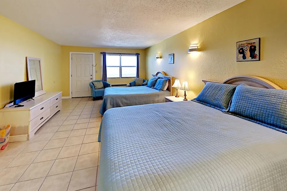 123 Sea Breeze - One Bedroom Condo