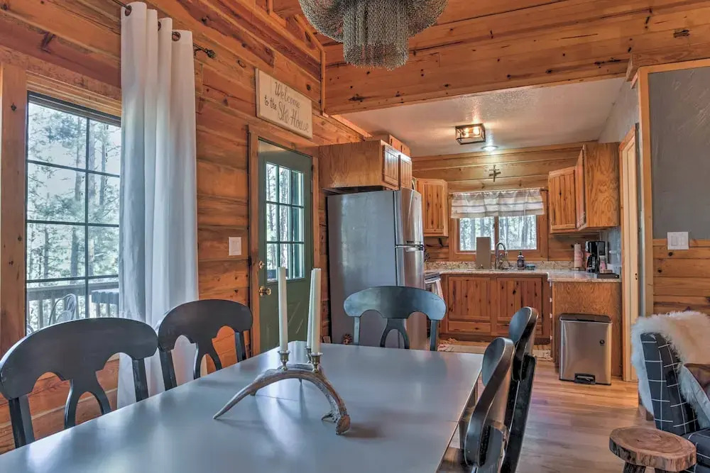 Ruidoso Log Cabin Retreat - Peaceful & Convenient