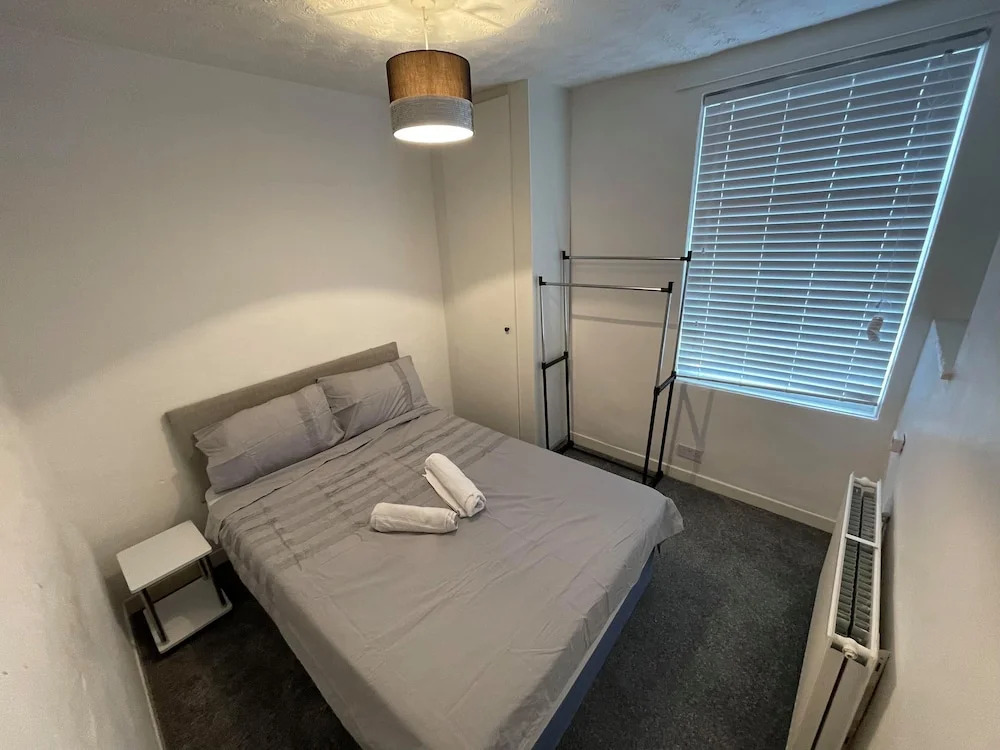 2 Bed House Near Everton Football Club Liverpool