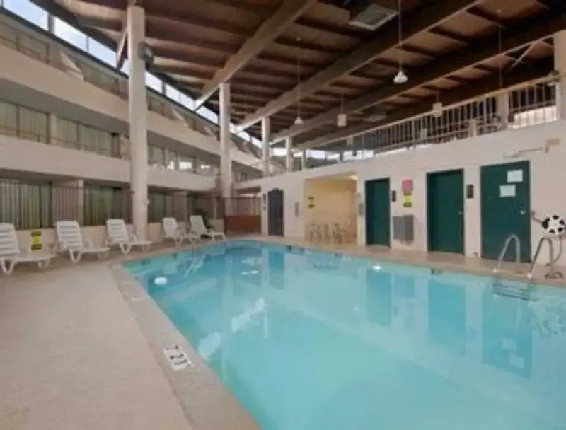 Ramada St. Louis Airport