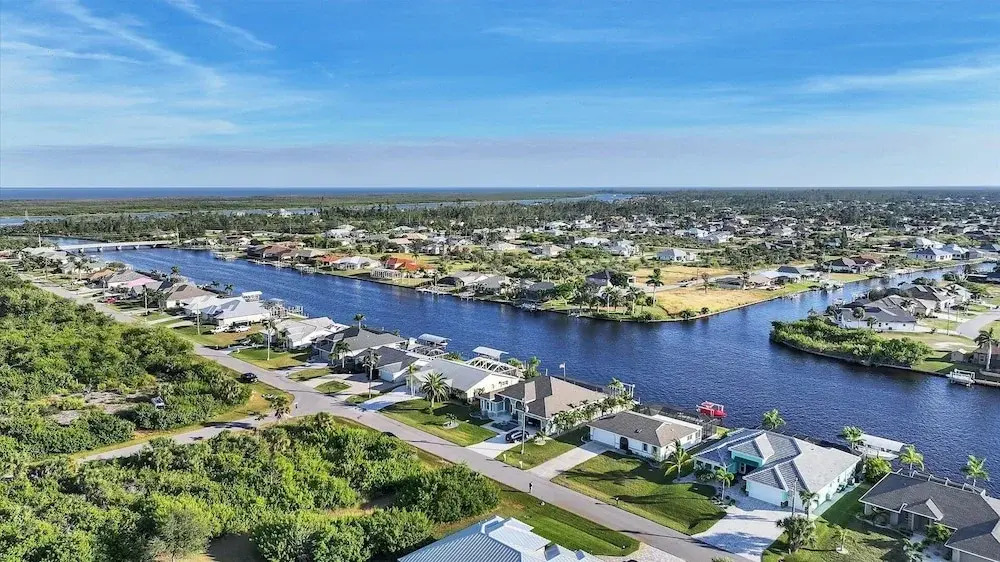South Gulf Cove 2 Bedroom Canal Pool Home 2 Home