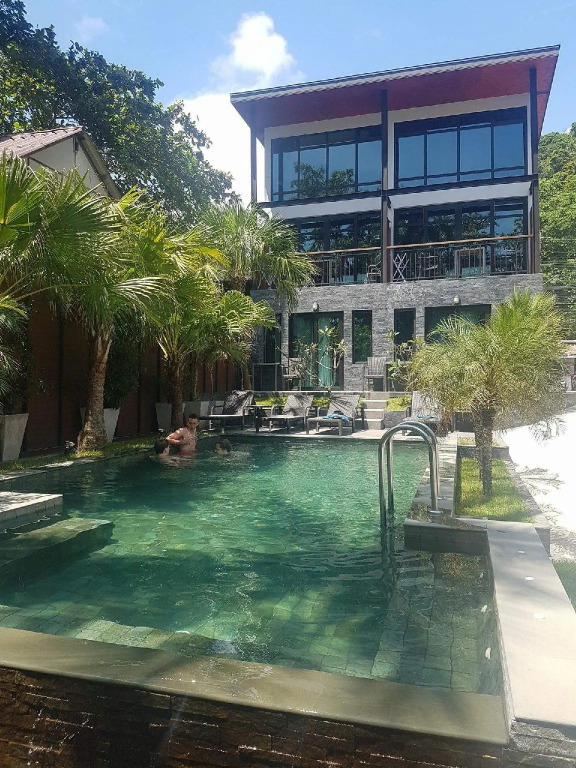 15 Palms Beach Resort