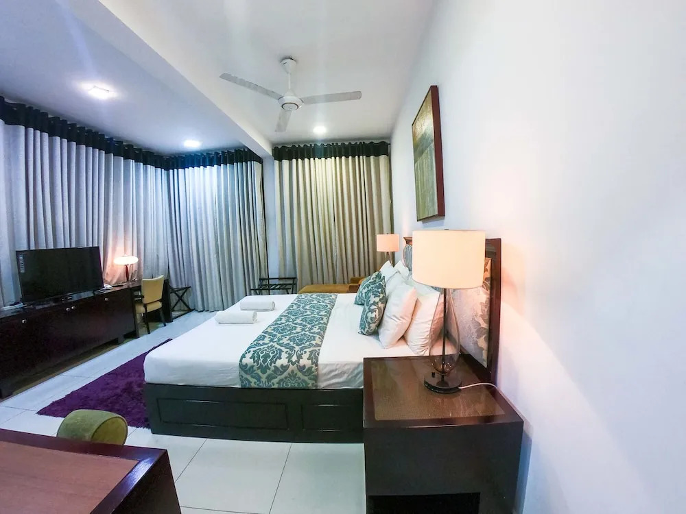 Romance Hills Hotel