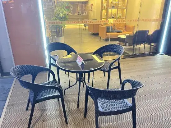 Youth Sunshine Hotel (Chengdu Chadianzi Subway Station Longhu Xichen Tianjie Branch)