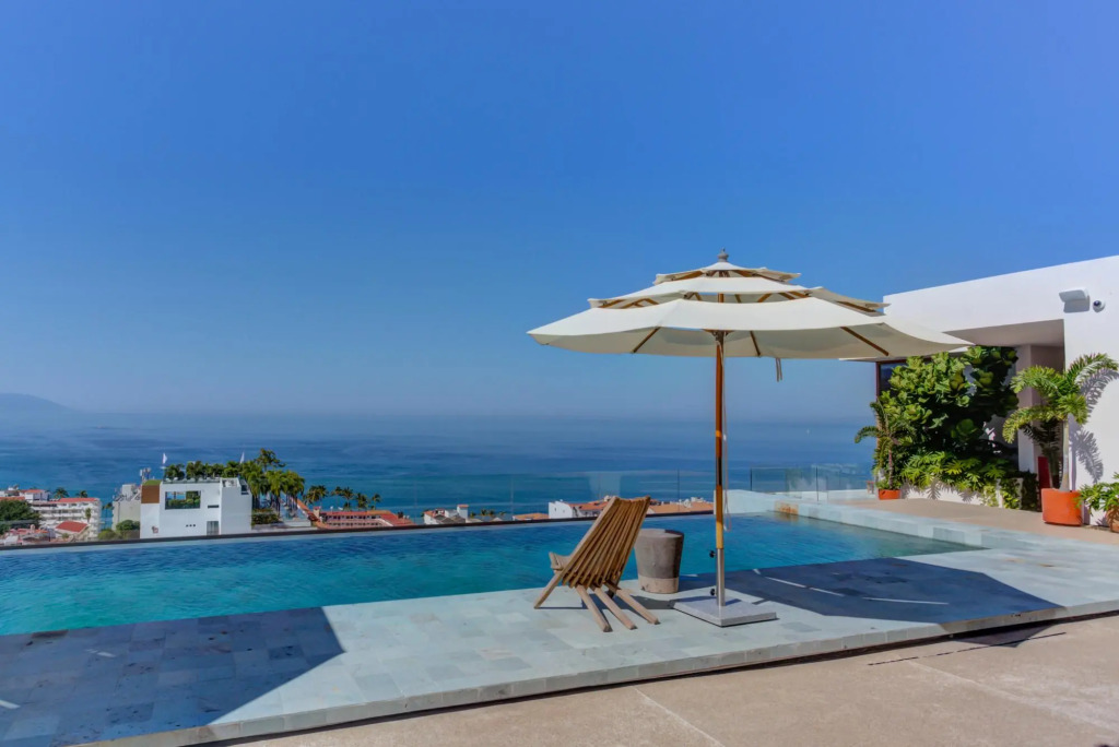 Sailview 801 Romantic Zone Rooftop Pool Ocean Views