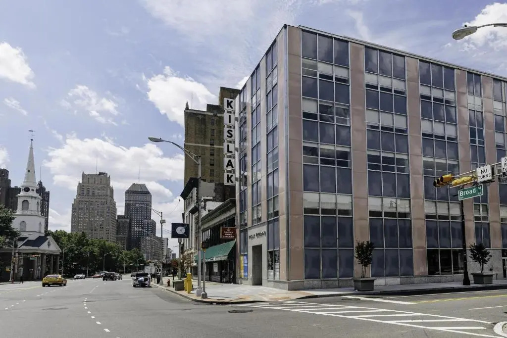 Kislak 305 Luxurious 1BR in Heart of Downtown