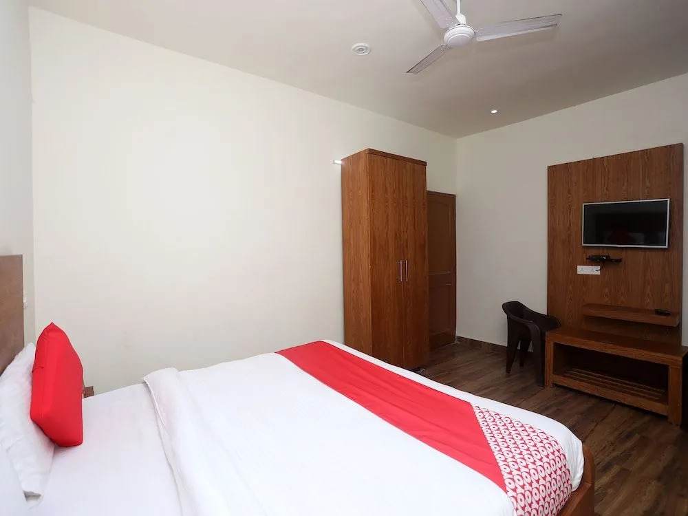 Oyo 18347 Hotel Mountain Inn