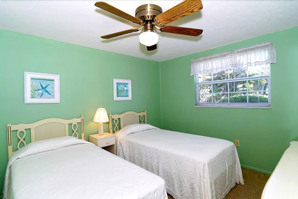 Pier House 3 Bedrooms 2 Bathrooms Home