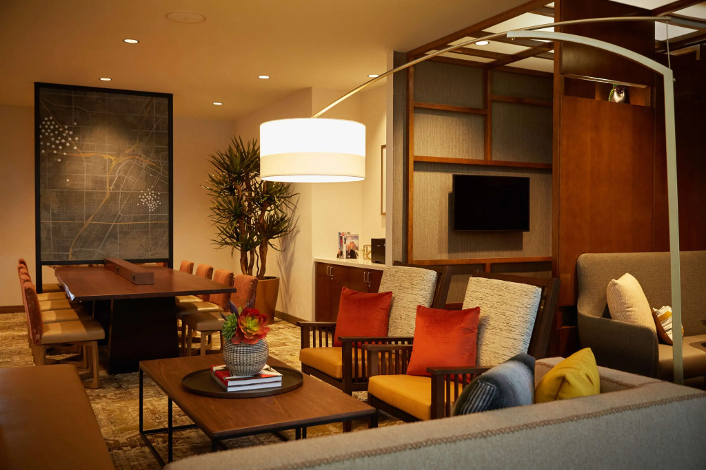 Hyatt Place Las Vegas at Silverton Village