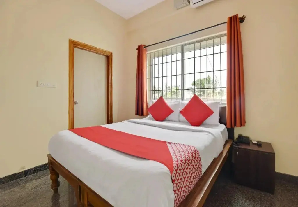 OYO 13043 Sree Sai Suites