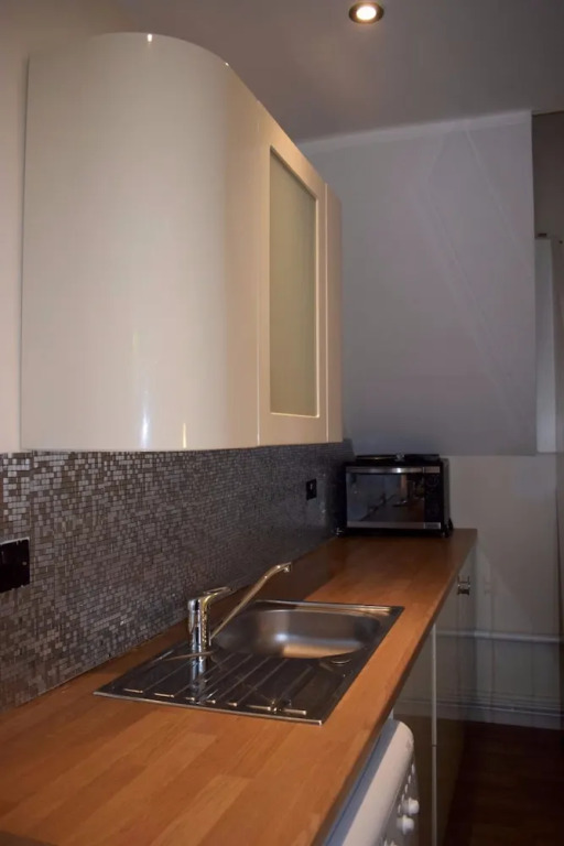 Central London Studio Apartment