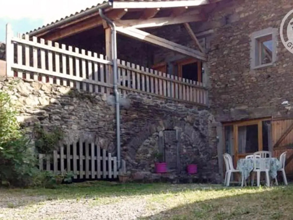 Gîte 13 pers. avec patio, proximité Parc du Pilat, animaux admis, parking - FR-1-496-72