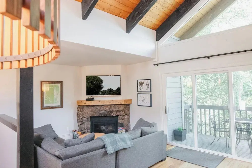 'chillside Chalet' Modern West Vail Townhouse!