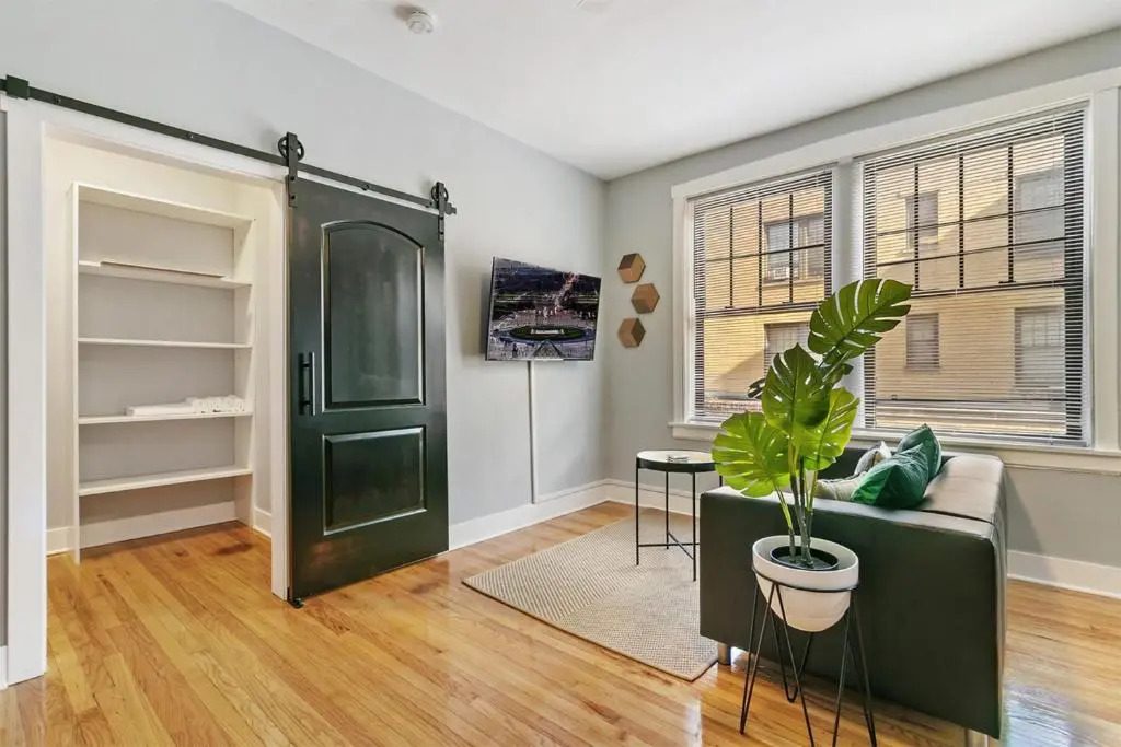 Comfy 1BR walk to Wellington 20min to Downtown
