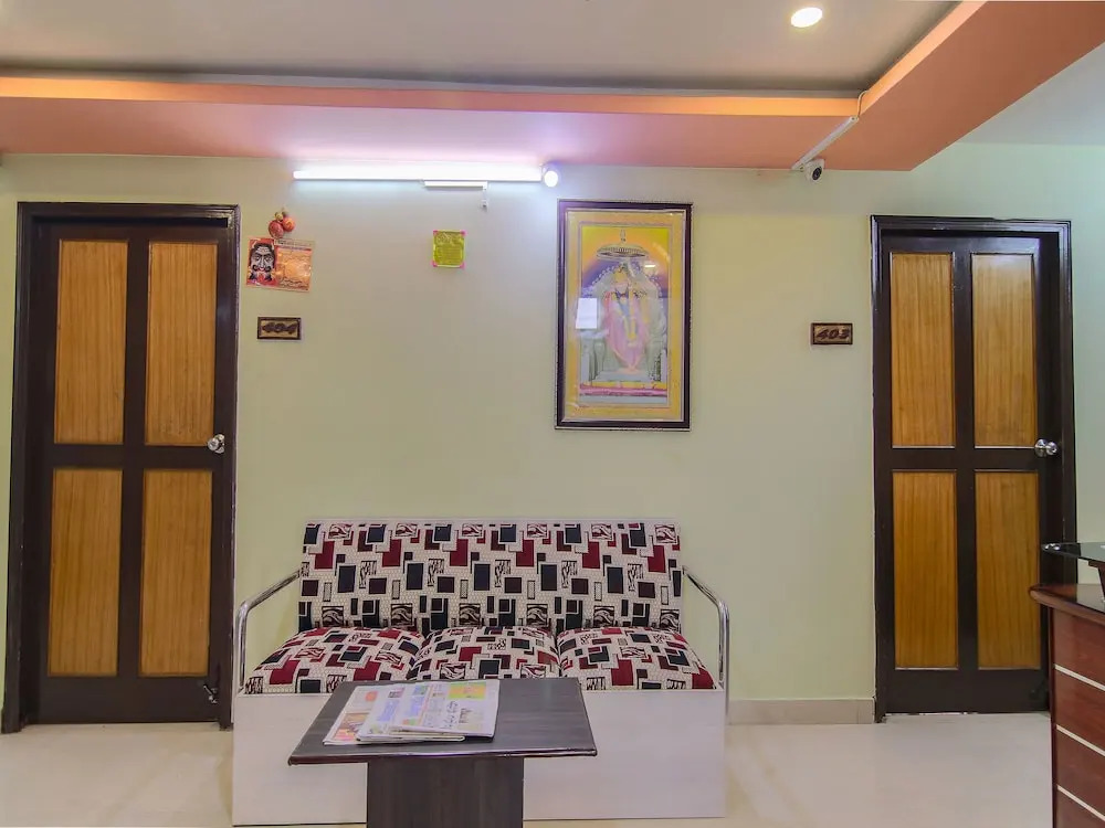 OYO 10710 KSN Residency