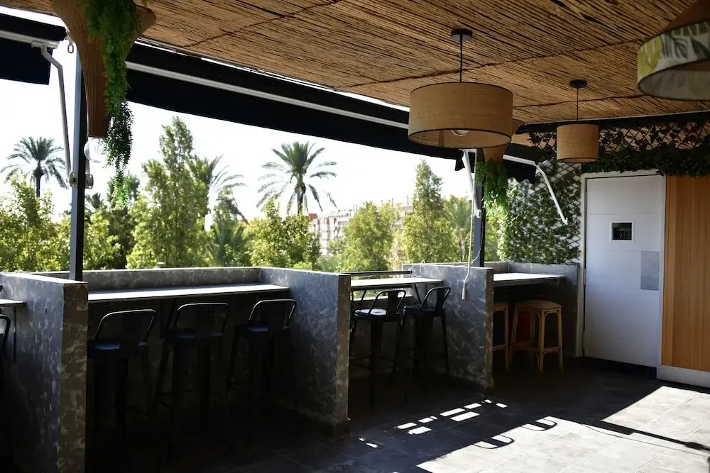 Hostal GARDEN ROUS