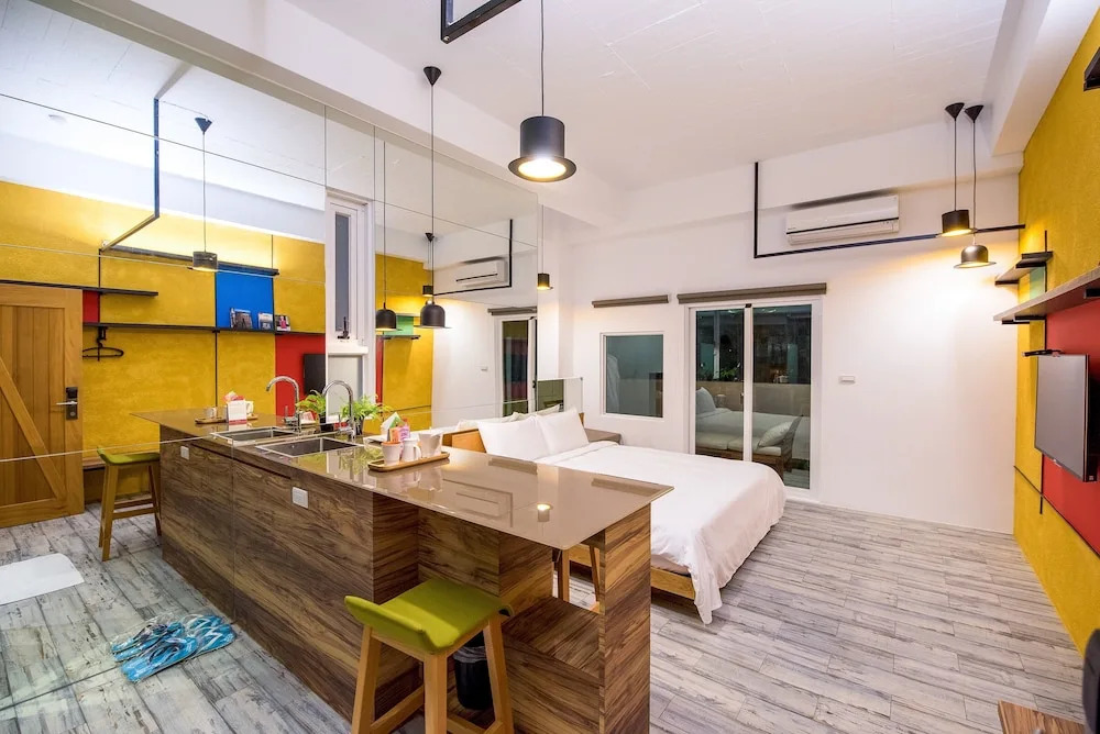 Color Coral Boutique Hotel