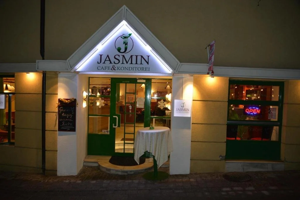 Jasmin Pension Central Location Shared Kitchen Pet Friendly