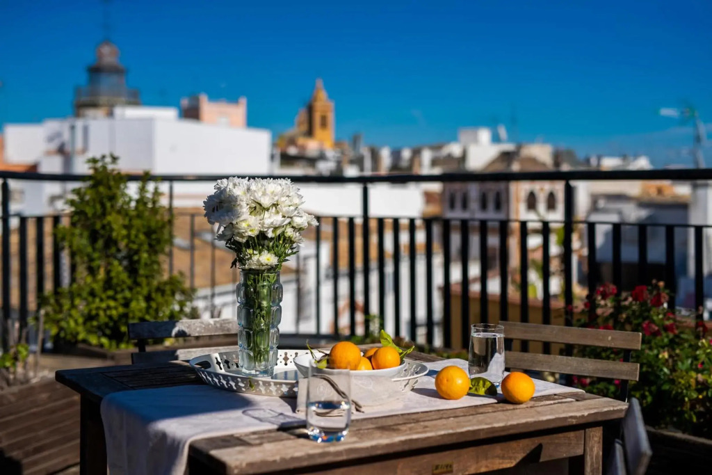Cathedral Luxury Studio, Swimming Pool and Cathedral Views