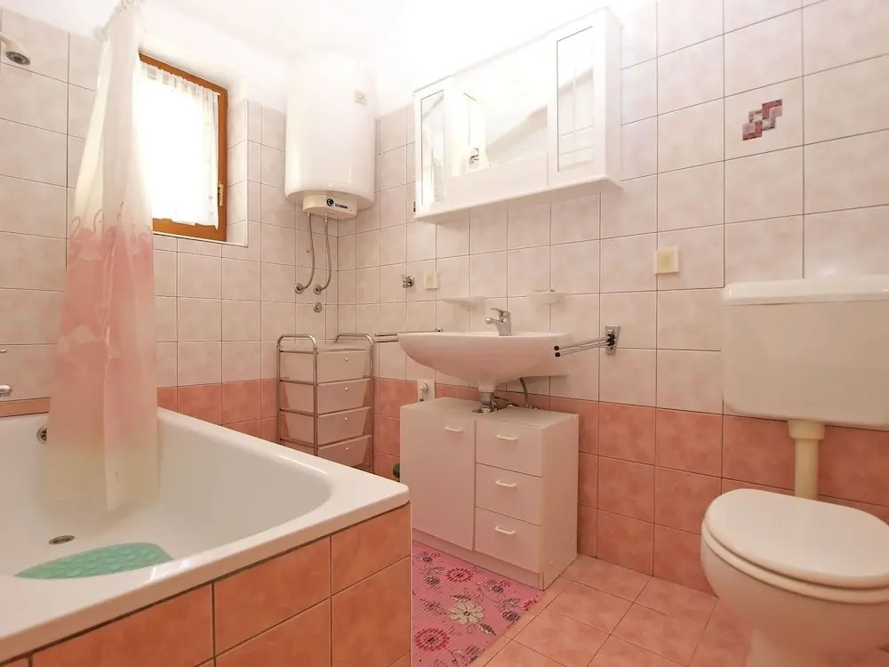 Apartment 950