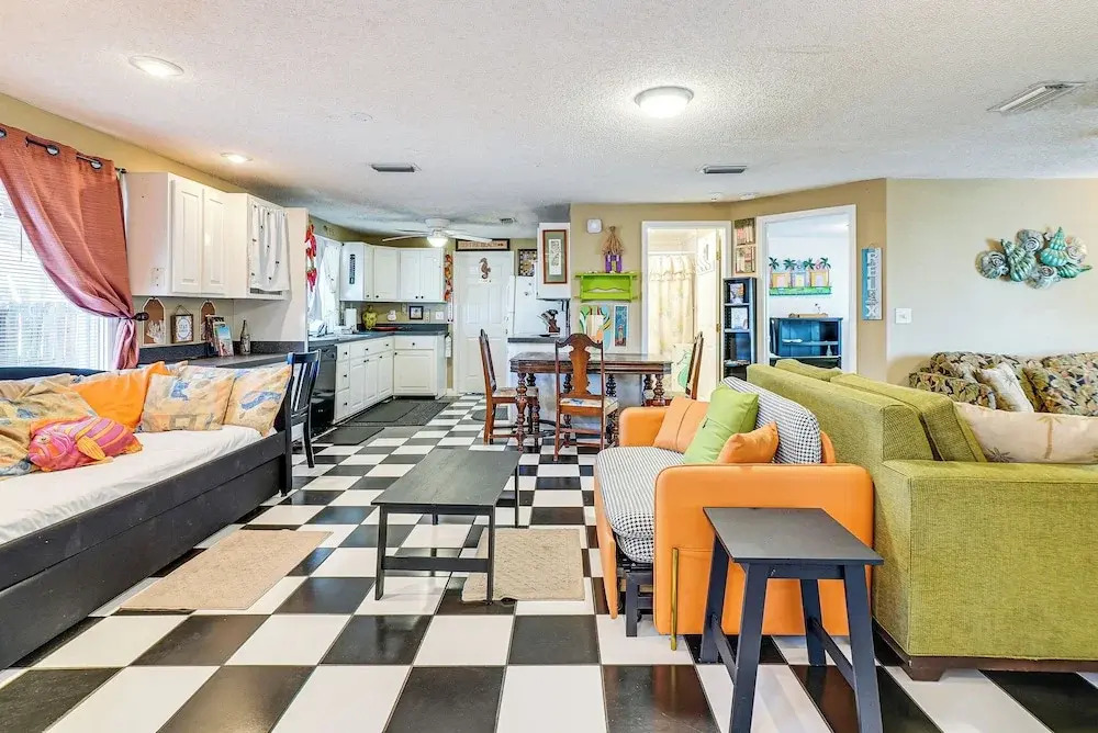 Cozy PCB Cottage ~ 1 Block to Beach!