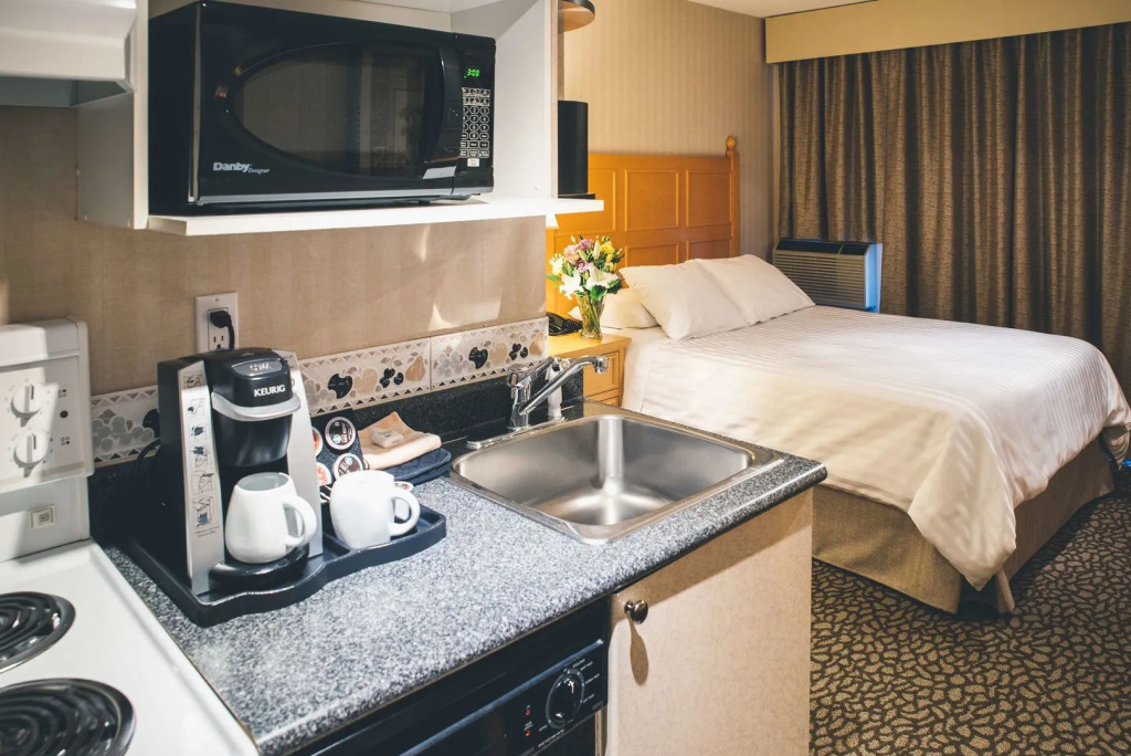 Pinnacle Hotel Whistler