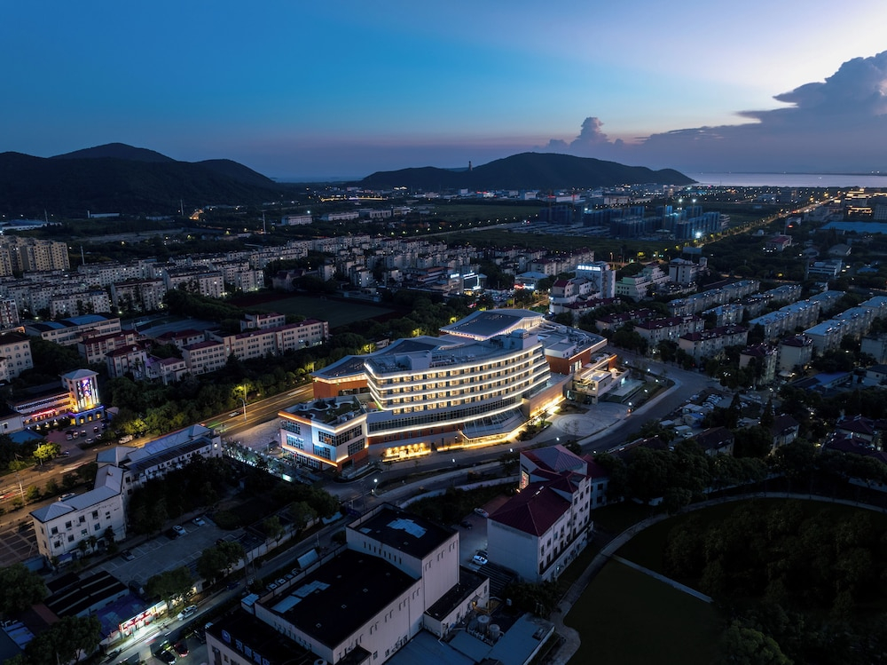 Atour Hotel Wuxi Nianhuawan Mashan Taihu Li Neighbourhood Center