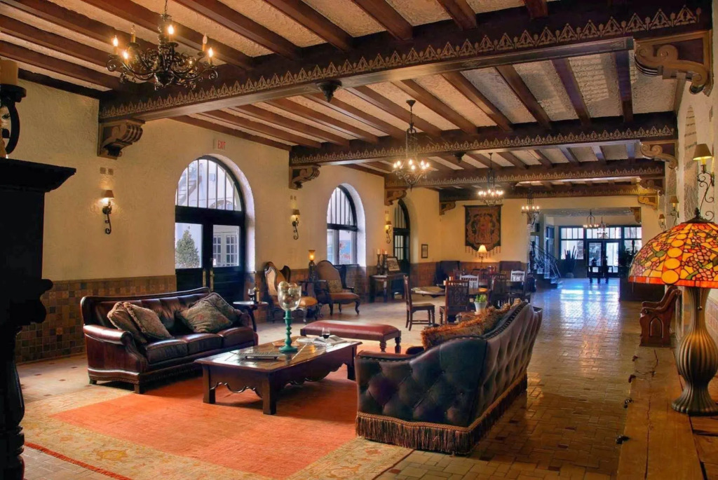 The Holland Hotel