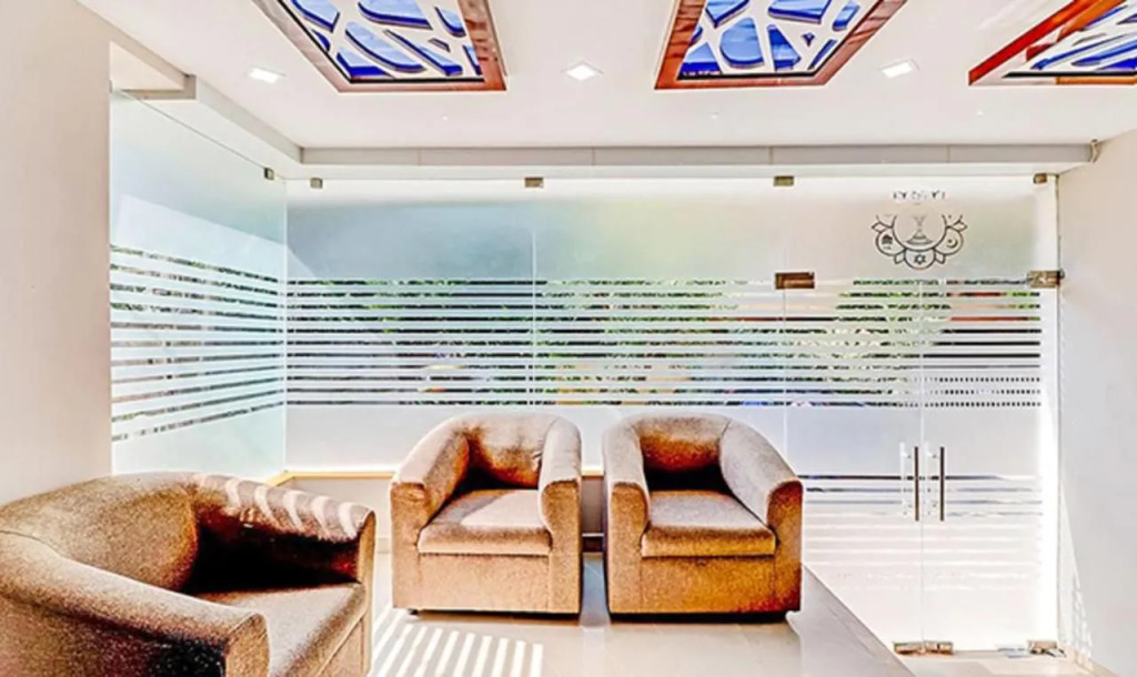 FabHotel Emora Suites