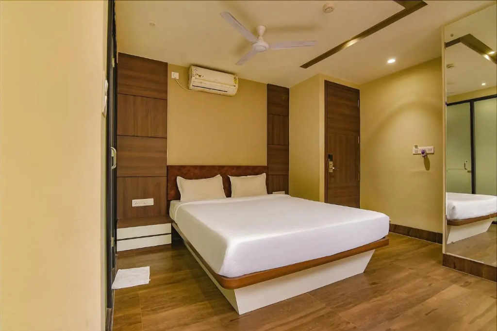 Fabhotel Eros 282